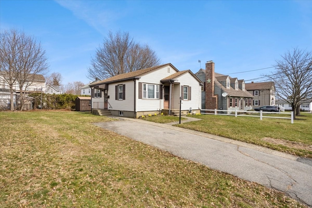 38 2nd Street Somerset, MA 02726 - Photo 2 of 27