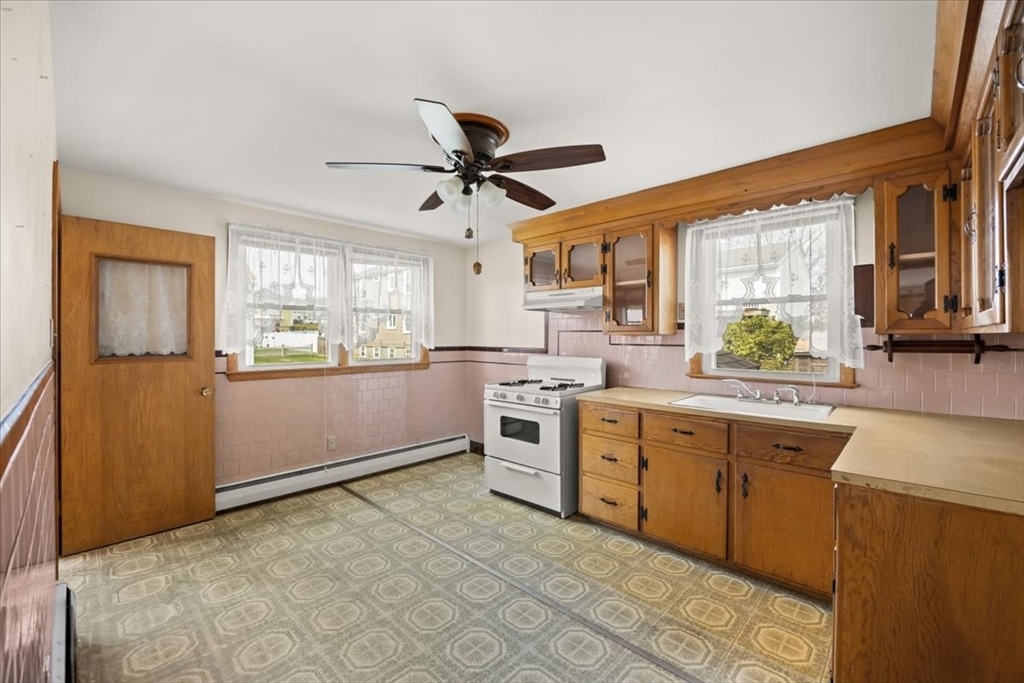 38 2nd Street Somerset, MA 02726 - Photo 7 of 27