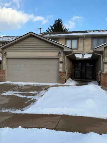 $285,000 | 911 Moore Drive, Unit 33, Chelsea, MI 48118