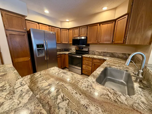 $285,000 | 911 Moore Drive, Unit 33, Chelsea, MI 48118