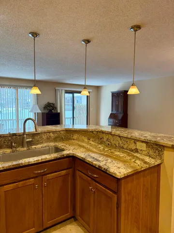 $285,000 | 911 Moore Drive, Unit 33, Chelsea, MI 48118