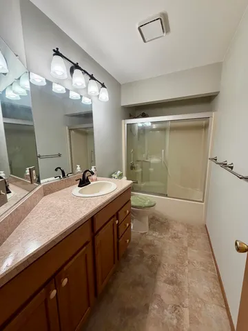 $285,000 | 911 Moore Drive, Unit 33, Chelsea, MI 48118