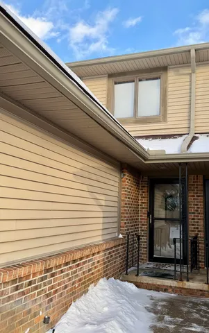 $285,000 | 911 Moore Drive, Unit 33, Chelsea, MI 48118