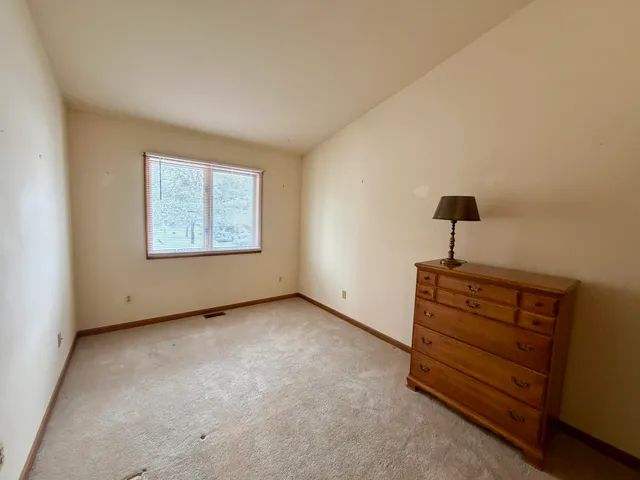 $285,000 | 911 Moore Drive, Unit 33, Chelsea, MI 48118