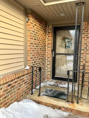 $285,000 | 911 Moore Drive, Unit 33, Chelsea, MI 48118