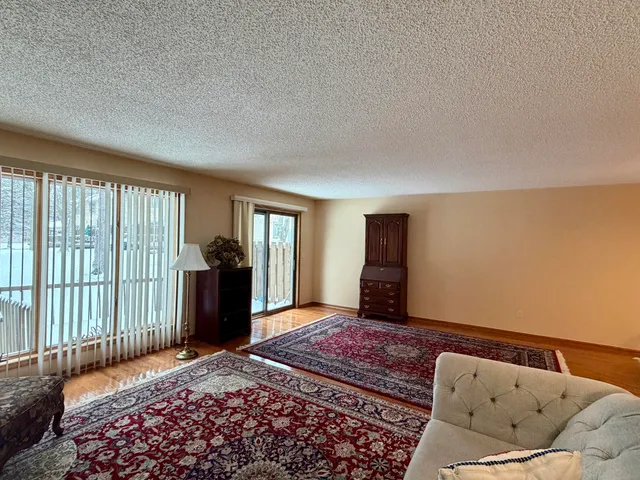 $285,000 | 911 Moore Drive, Unit 33, Chelsea, MI 48118