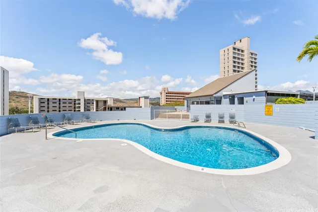 $359,000 | 3045 Ala Napuaa Place, Unit 615, Honolulu, HI 96818