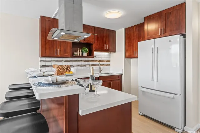 $359,000 | 3045 Ala Napuaa Place, Unit 615, Honolulu, HI 96818