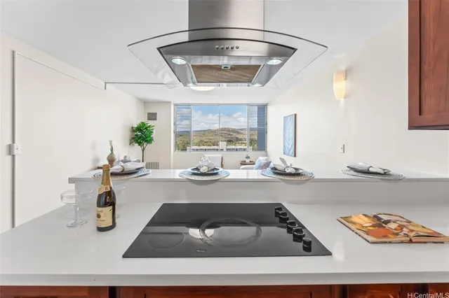 $359,000 | 3045 Ala Napuaa Place, Unit 615, Honolulu, HI 96818