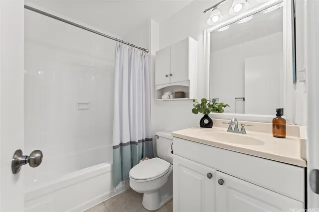 $359,000 | 3045 Ala Napuaa Place, Unit 615, Honolulu, HI 96818