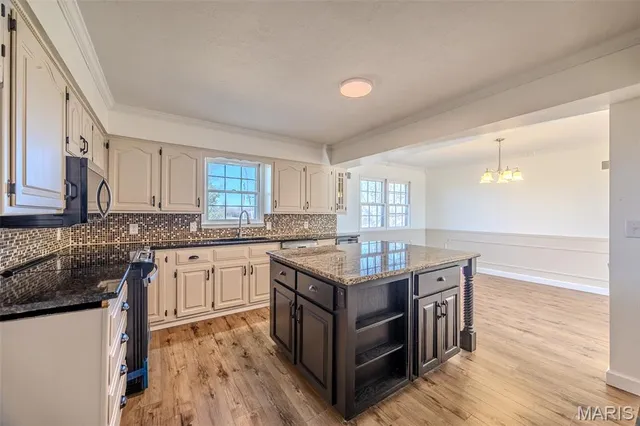 $359,900 | 227 County Road 5-404, Lebanon, MO 65536