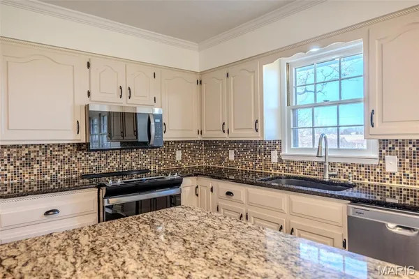 $344,900 | 227 County Road 5-404, Lebanon, MO 65536