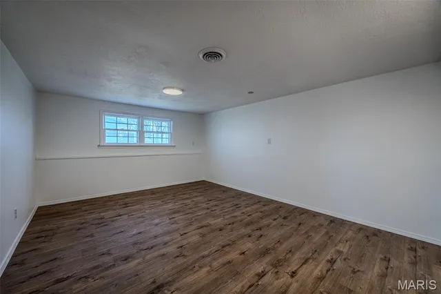 $359,900 | 227 County Road 5-404, Lebanon, MO 65536