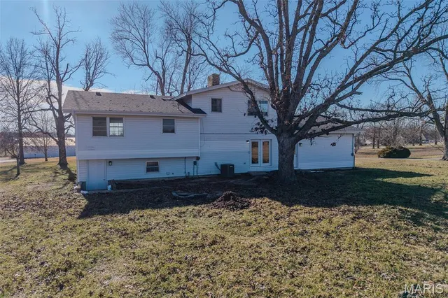 $359,900 | 227 County Road 5-404, Lebanon, MO 65536