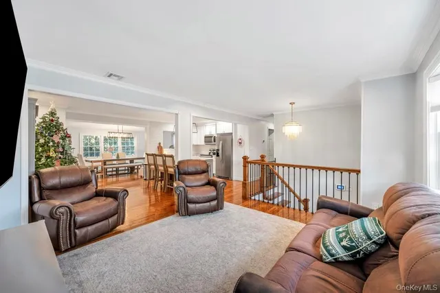 $4,200 | 62 Forest Avenue, Lake Grove, NY 11755