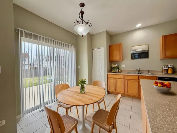 $2,790 | 2479 Montclair Lane, Montgomery, IL 60538