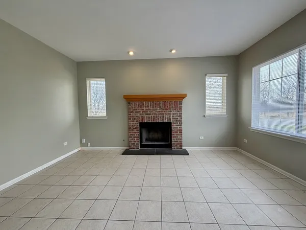 $2,790 | 2479 Montclair Lane, Montgomery, IL 60538