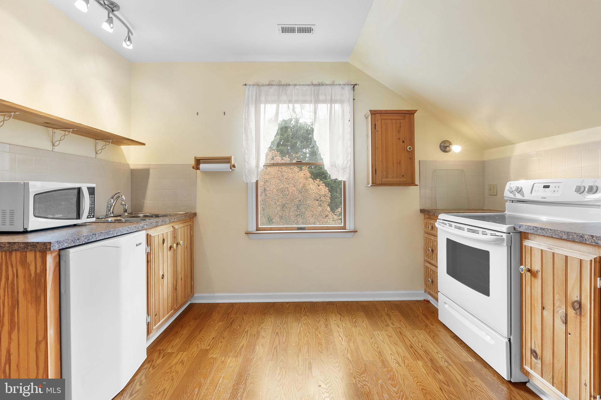 143 Clemencia Road Earleville, MD 21919 - Photo 36 of 62 2nd floor In-Law suite