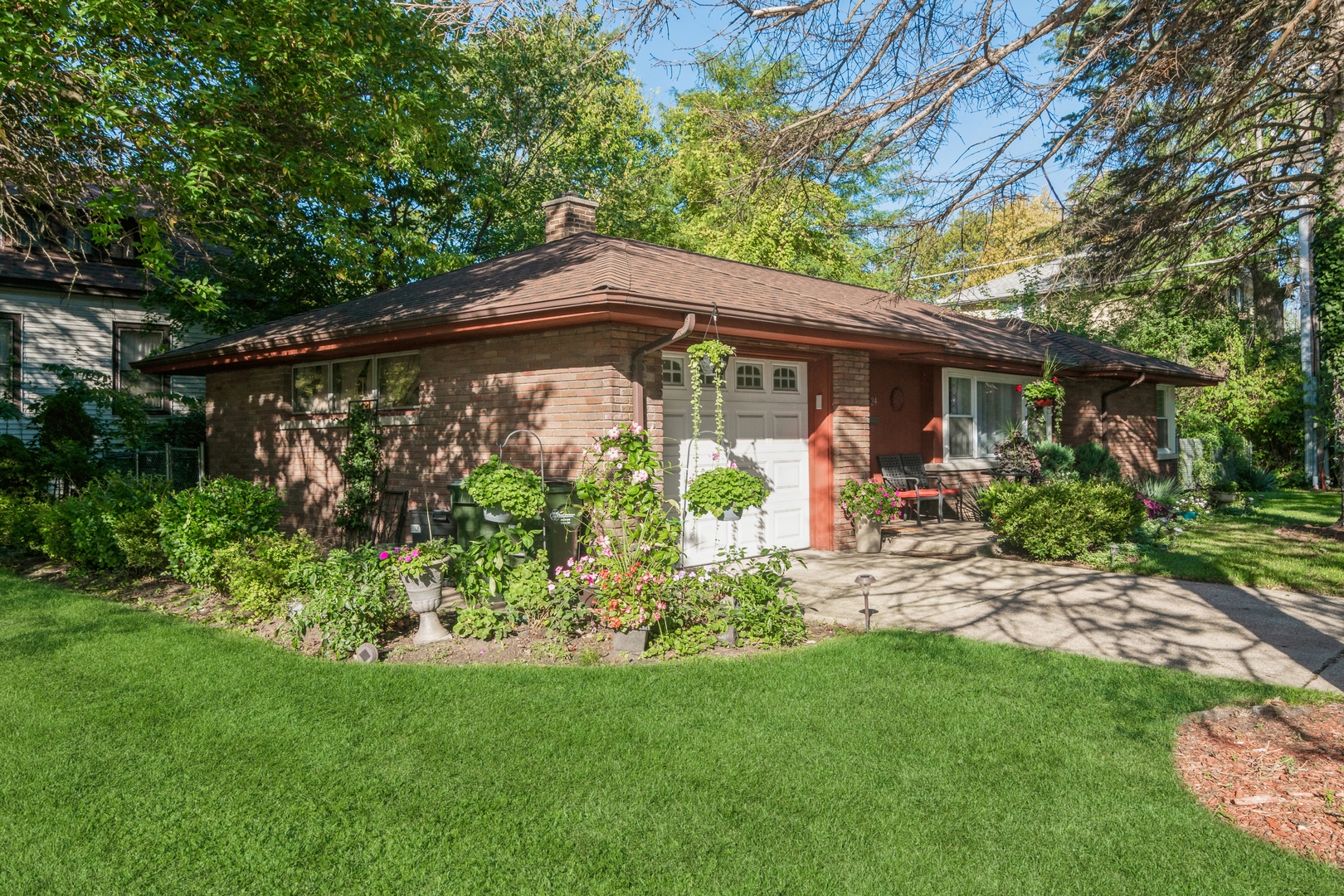 24 North Delaplaine Road Riverside, IL 60546 - Photo 10 of 11 a view of a porch with a backyard