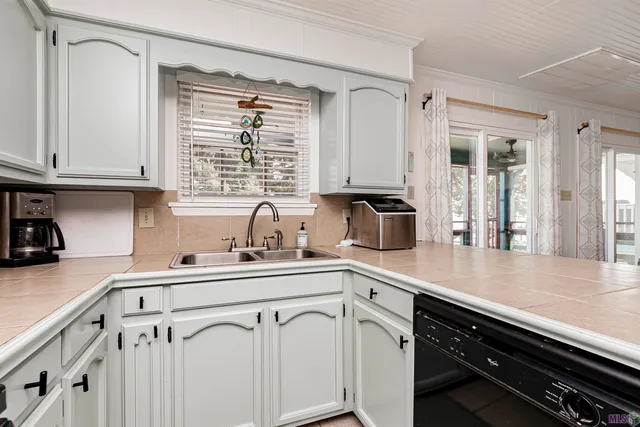 $534,900 | 8016 False River Drive, Oscar, LA 70762