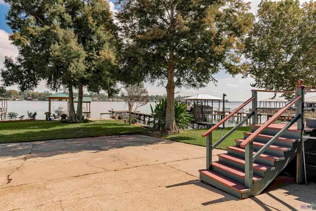 $534,900 | 8016 False River Drive, Oscar, LA 70762