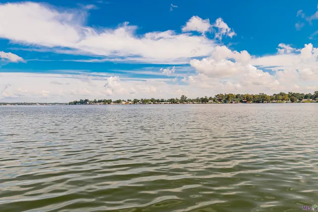 $534,900 | 8016 False River Drive, Oscar, LA 70762