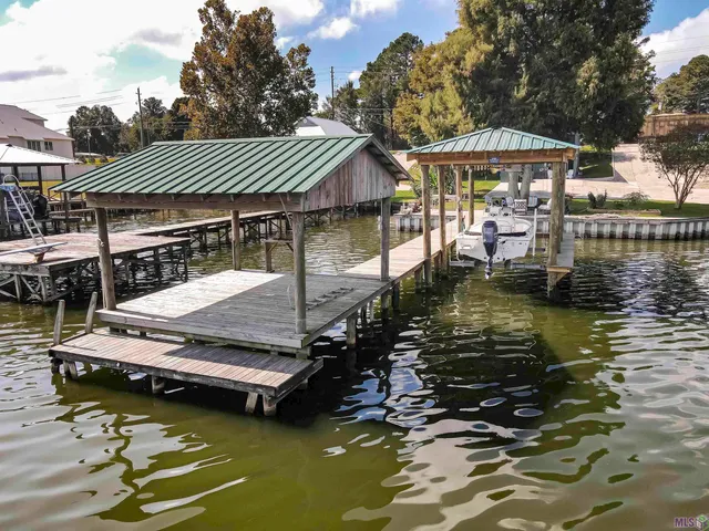 $534,900 | 8016 False River Drive, Oscar, LA 70762