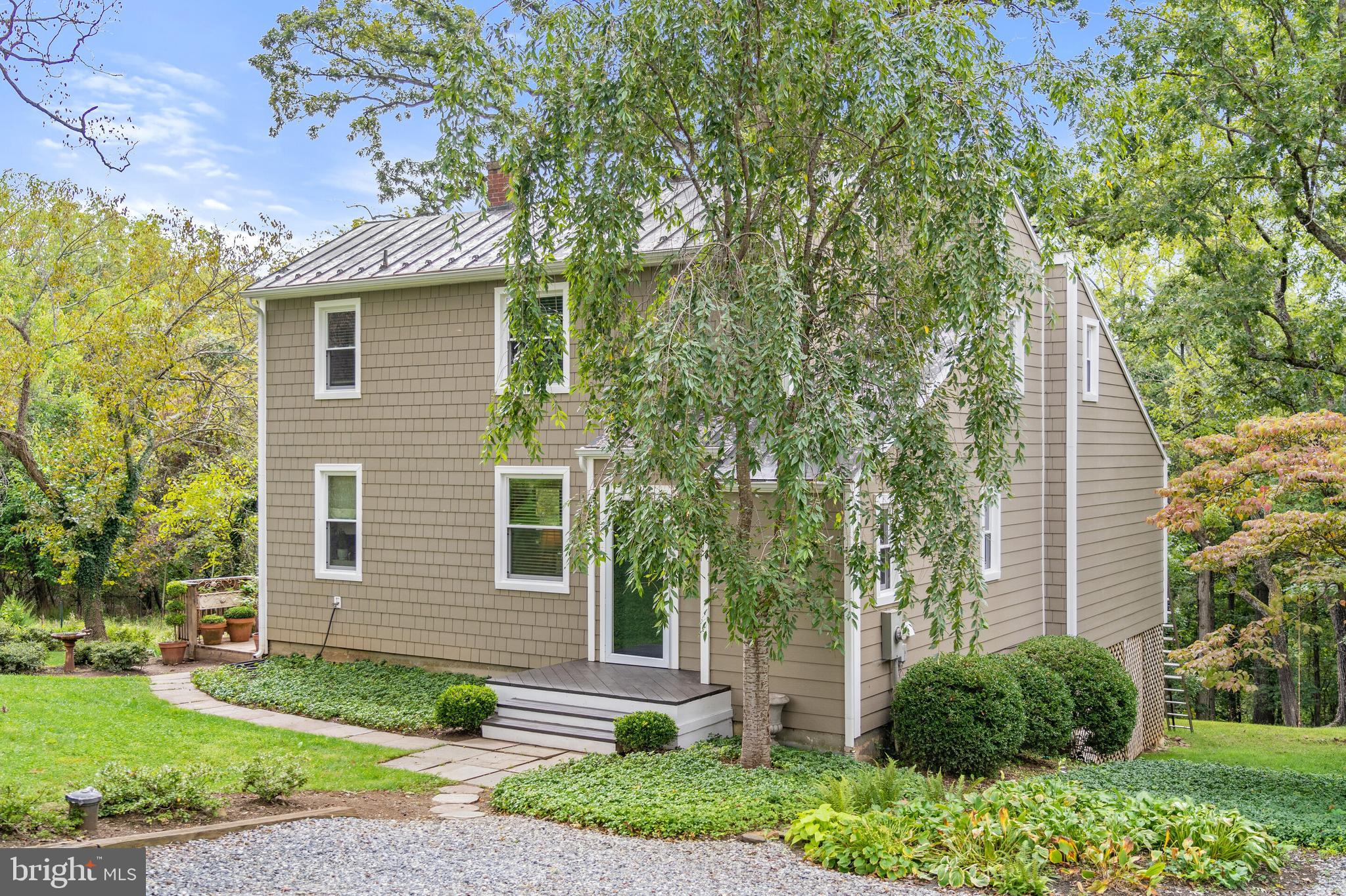 8232 Lees Ridge Road Warrenton, VA 20186 - Photo 4 of 46 Gallery Image 4