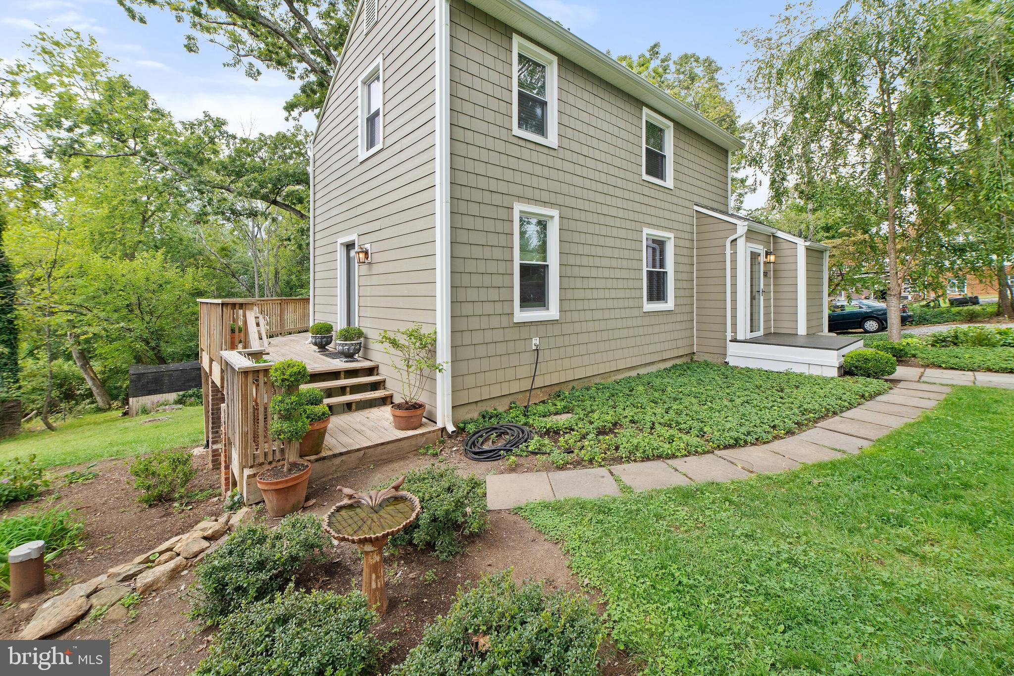 8232 Lees Ridge Road Warrenton, VA 20186 - Photo 5 of 46 Gallery Image 5
