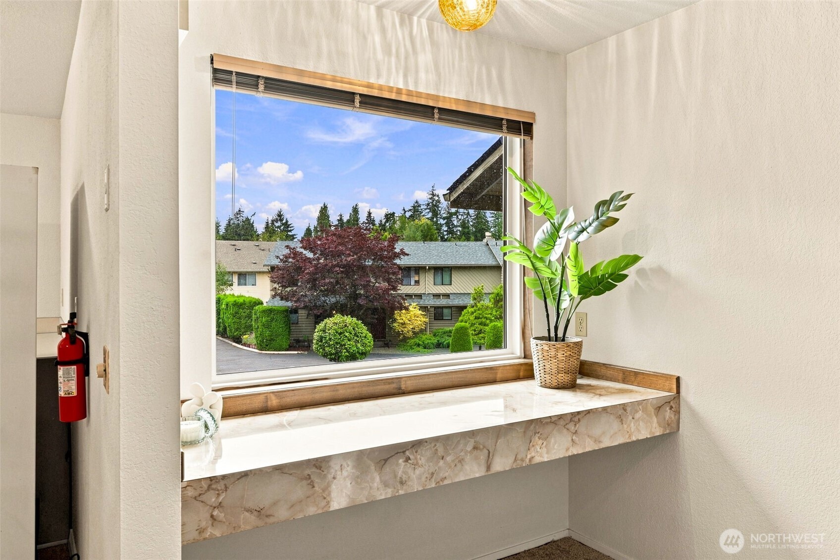 22906 Edmonds Way, Unit 7 Edmonds, WA 98020 - Photo 17 of 21 Gallery Image 17