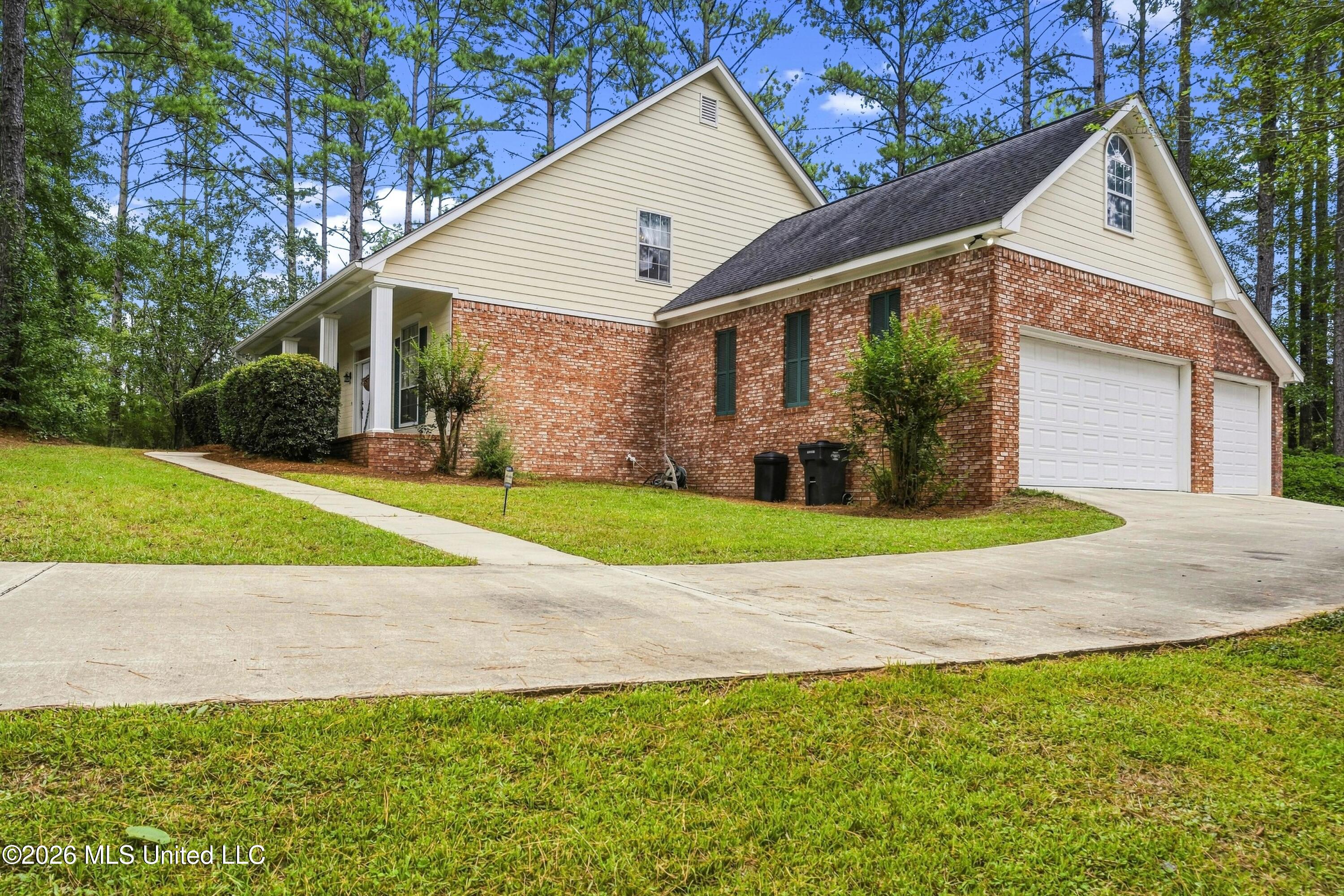 53 South Wind Ridge Cove Purvis, MS 39475 - Photo 3 of 24 Garage