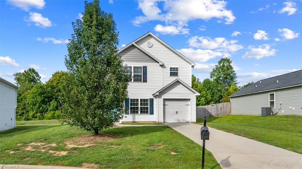 4105 Davis Ridge Court Greensboro, NC 27405 - Photo 3 of 30