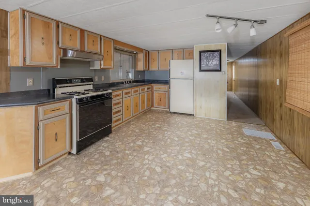 $75,000 | 124 Chalet Lane, Vineland, NJ 08360