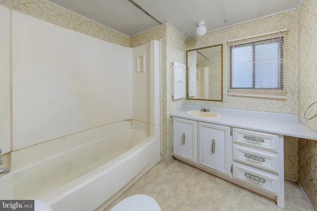 $75,000 | 124 Chalet Lane, Vineland, NJ 08360