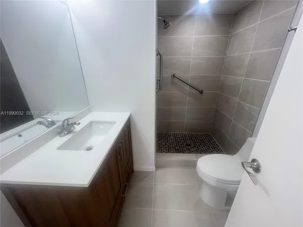 $2,600 | 8500 Sunrise Lakes Boulevard, Unit 111, Sunrise, FL 33322