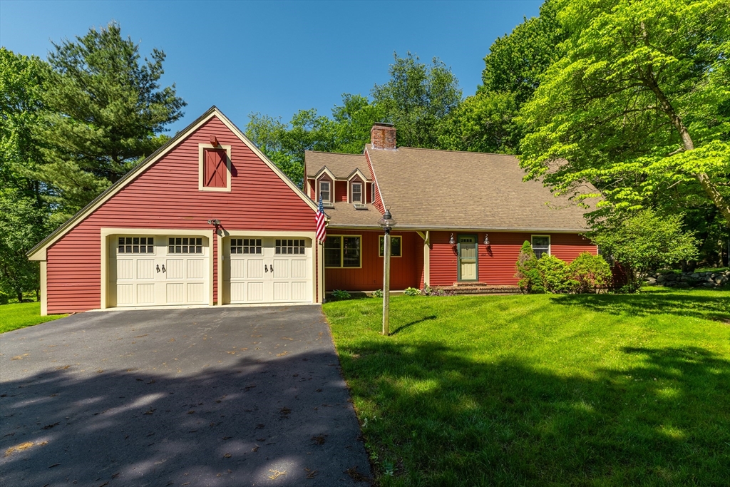 322 Spring Street Shrewsbury, MA 01545 - Photo 2 of 26