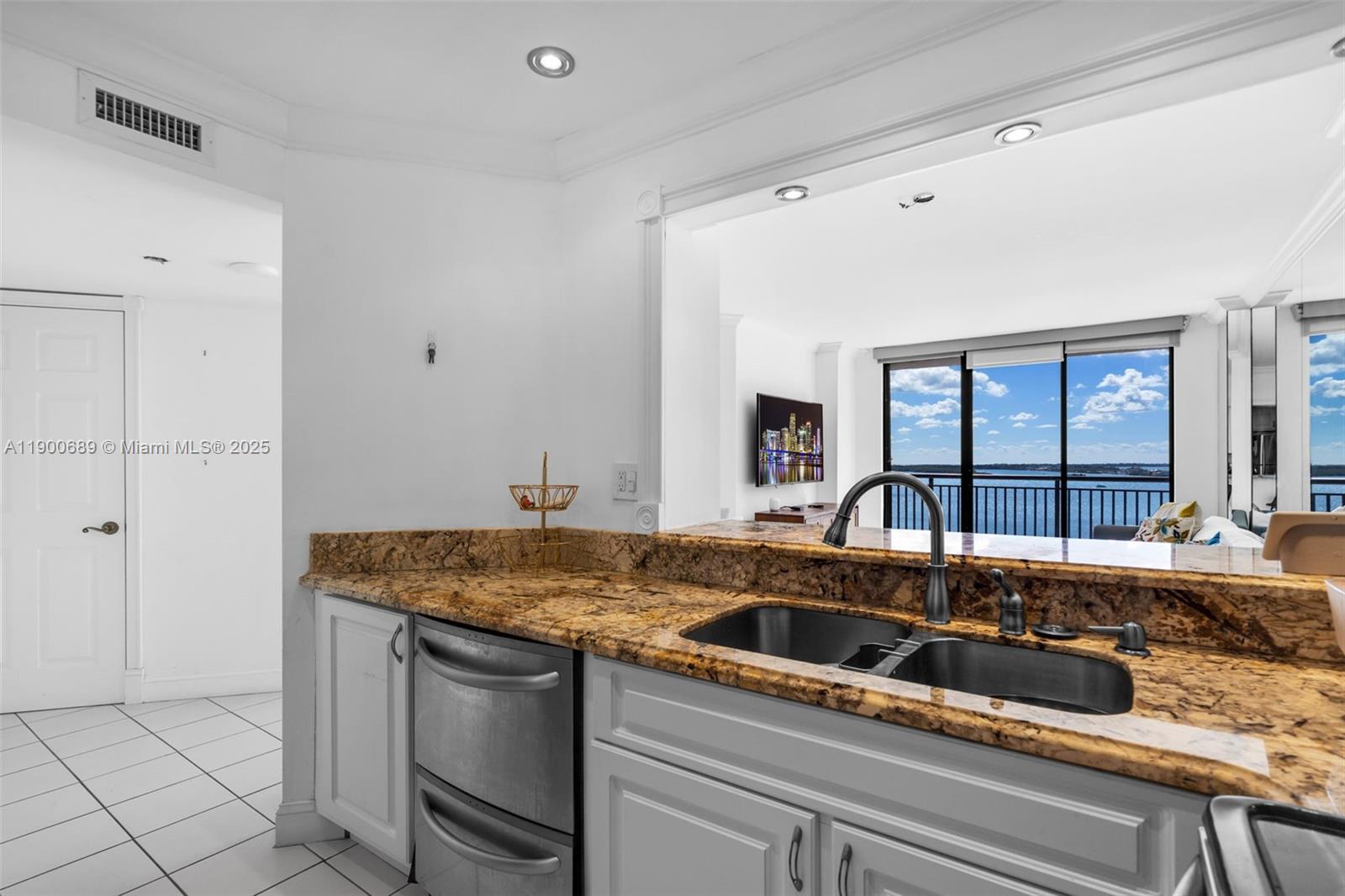 540 Brickell Key Drive, Unit 1813 Miami, FL 33131 - Photo 14 of 41