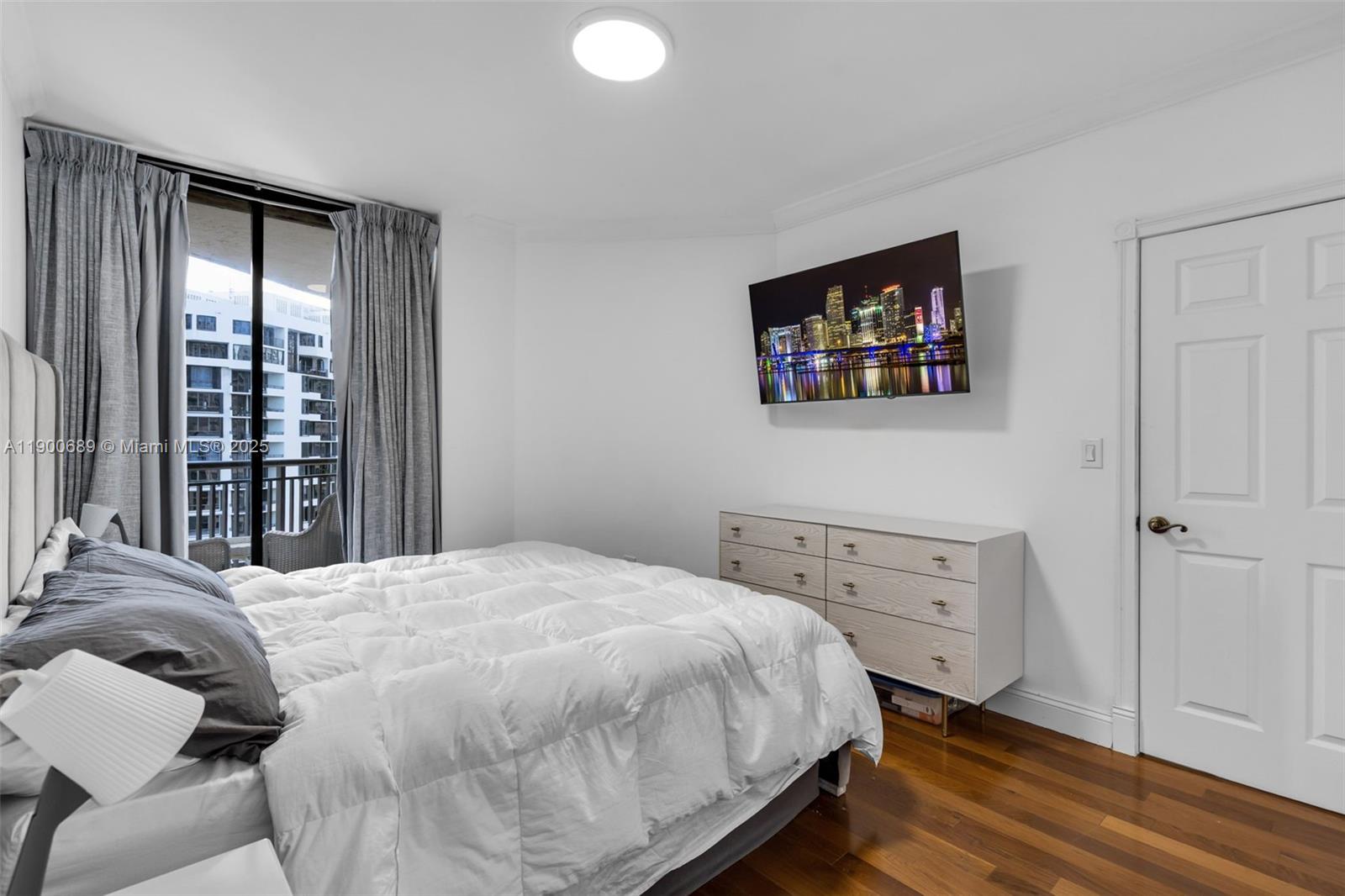 540 Brickell Key Drive, Unit 1813 Miami, FL 33131 - Photo 18 of 41