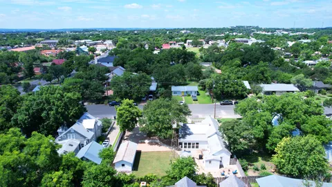 $699,000 | 410 East Schubert Street, Fredericksburg, TX 78624