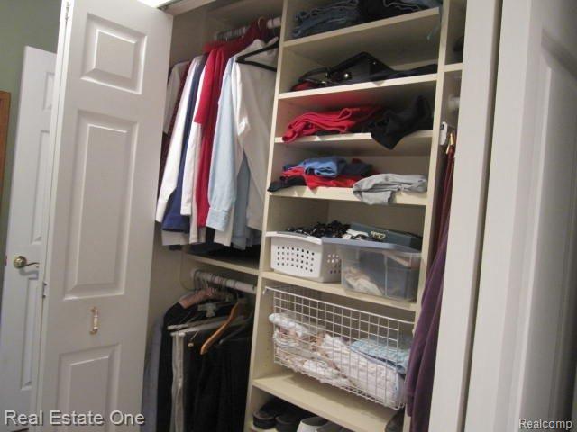 2183 London Bridge Drive, Unit 36 Rochester, MI 48307 - Photo 10 of 18 IMG_4409.JPG