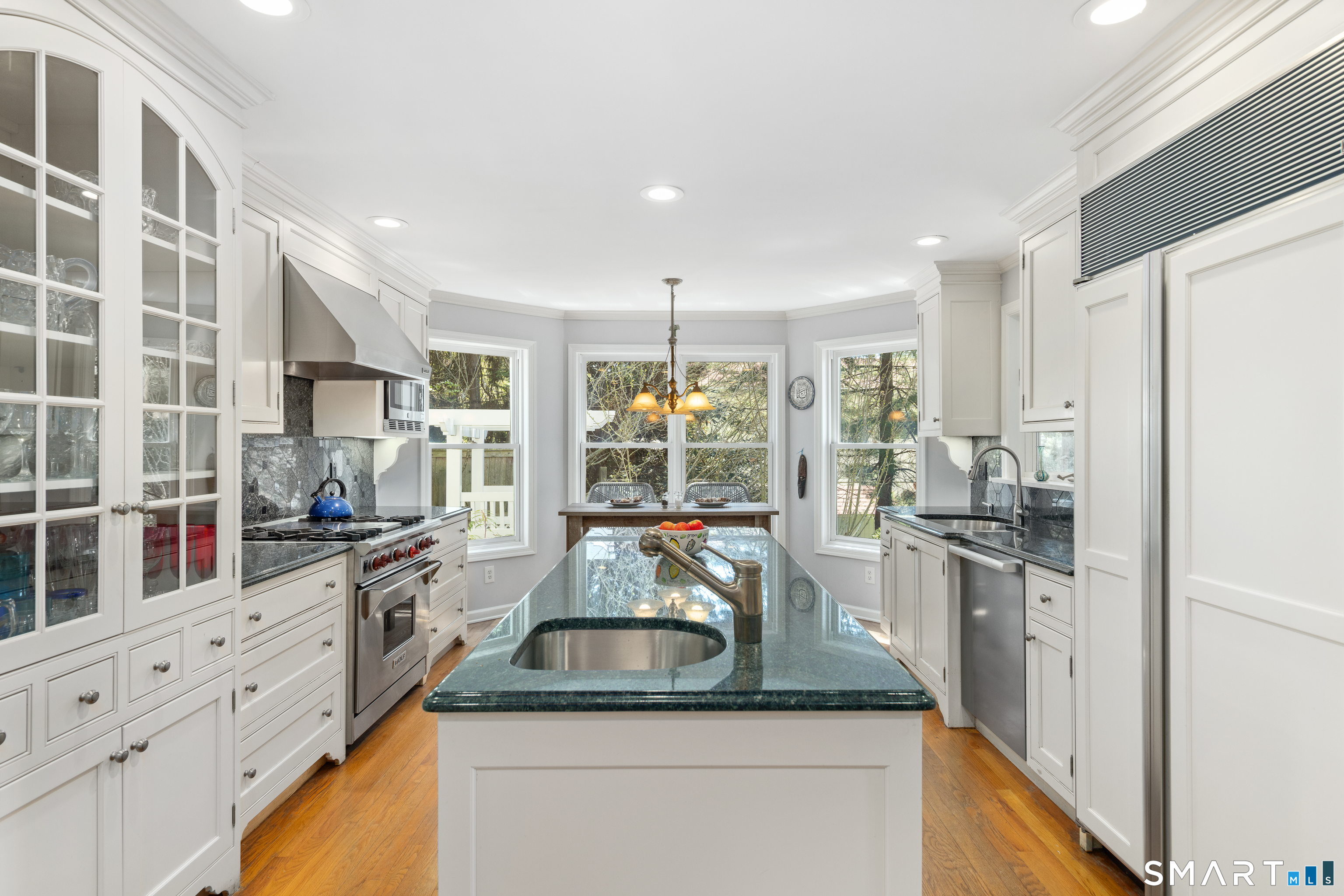 27 Crest Road Norwalk, CT 06853 - Photo 11 of 39