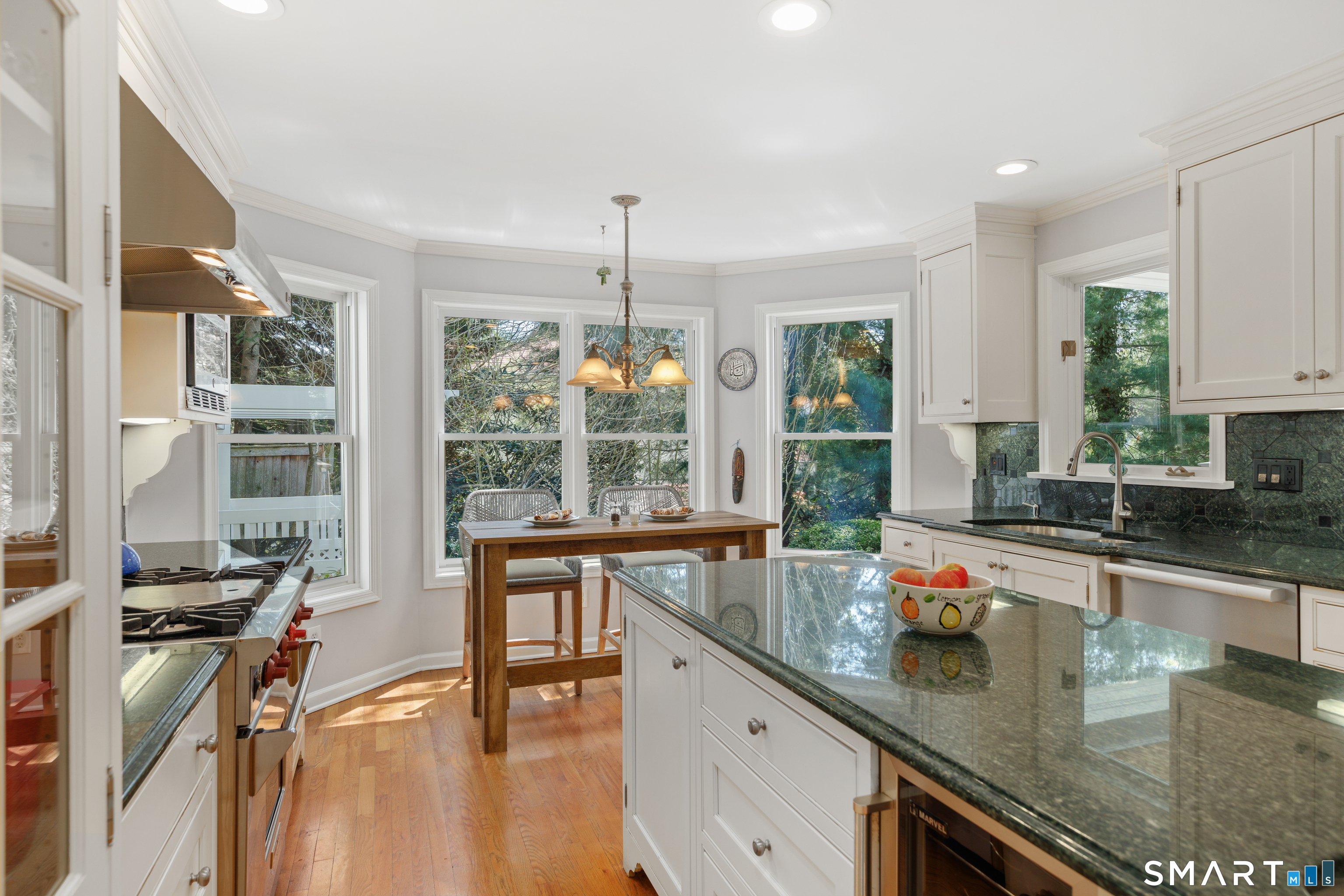 27 Crest Road Norwalk, CT 06853 - Photo 14 of 39