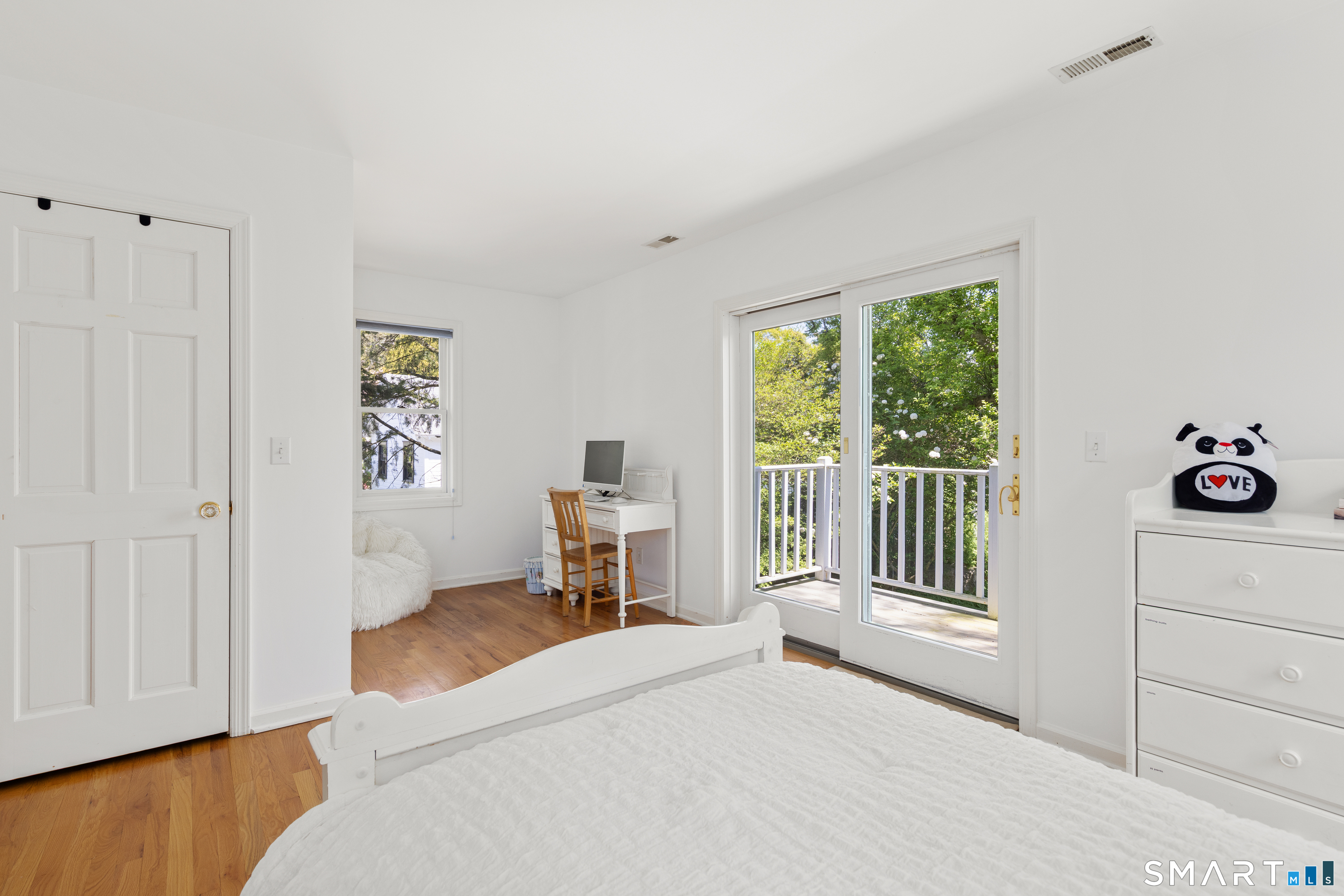 27 Crest Road Norwalk, CT 06853 - Photo 31 of 39