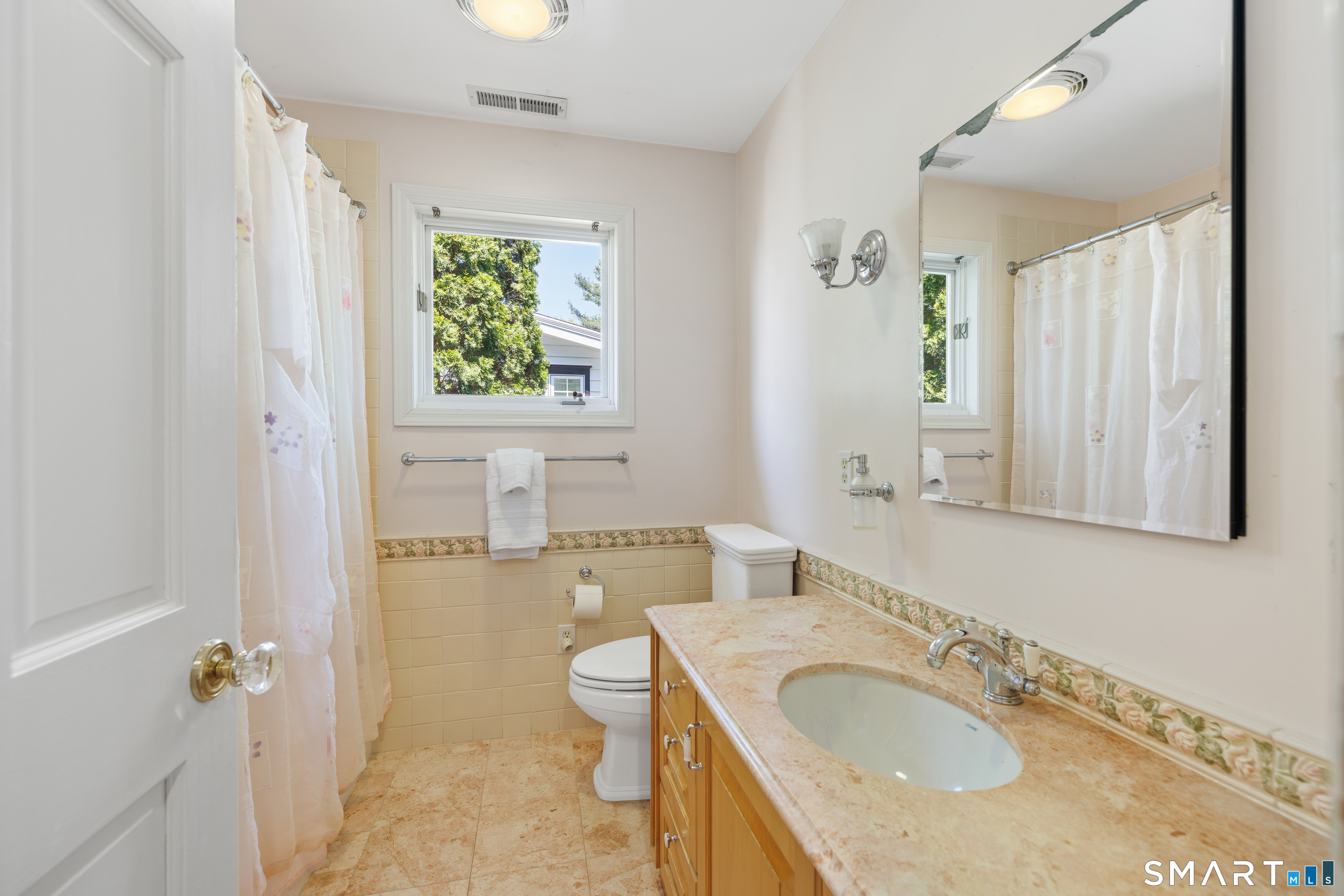27 Crest Road Norwalk, CT 06853 - Photo 35 of 39