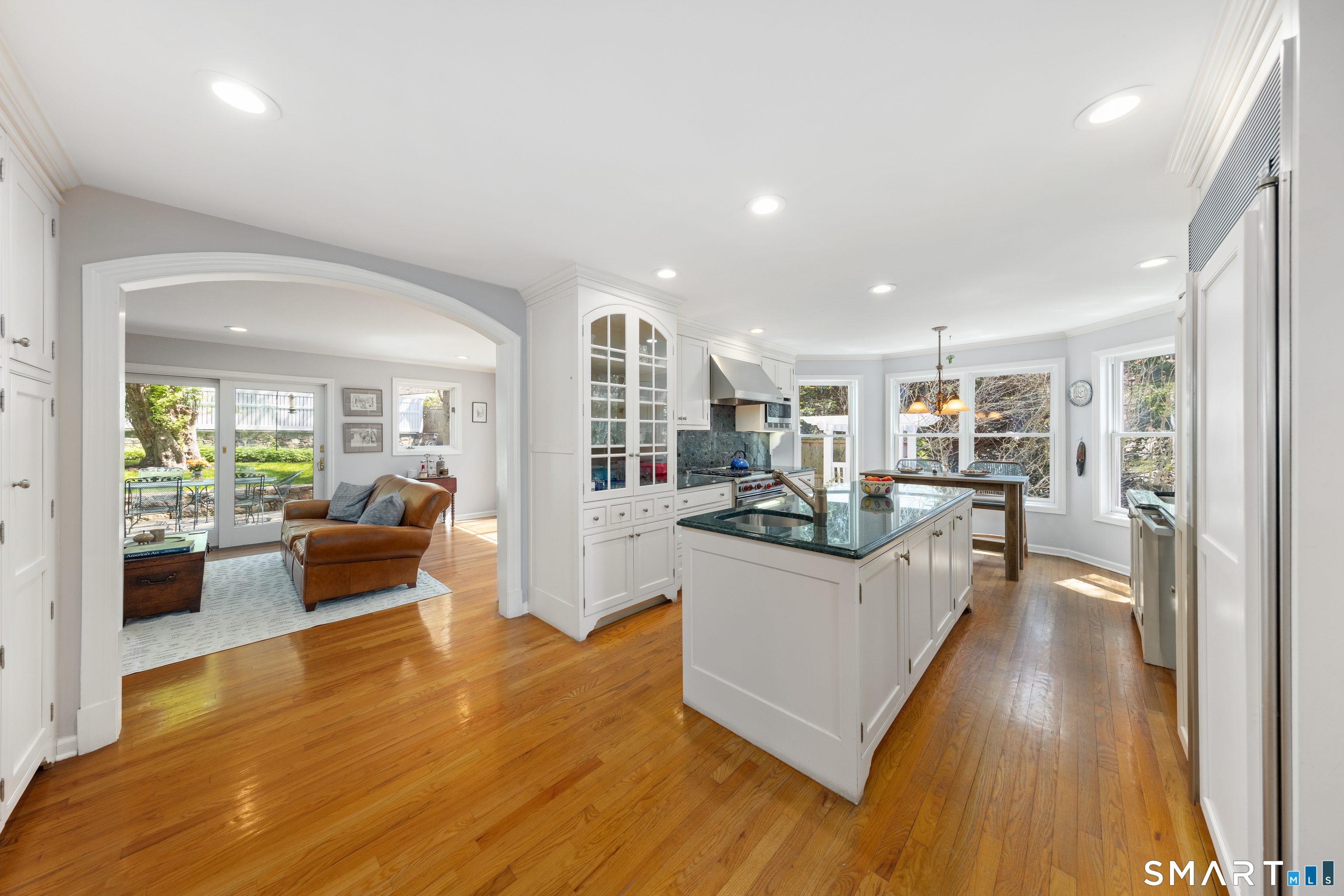 27 Crest Road Norwalk, CT 06853 - Photo 10 of 39