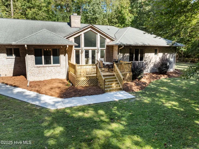 $649,900 | 123 Farmington Road, Grimesland, NC 27837