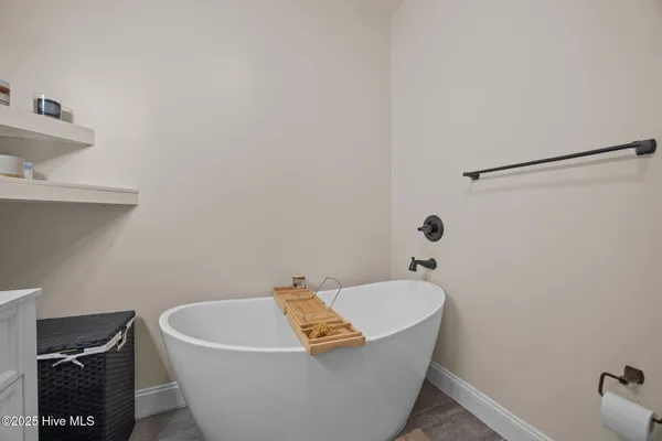 $649,900 | 123 Farmington Road, Grimesland, NC 27837