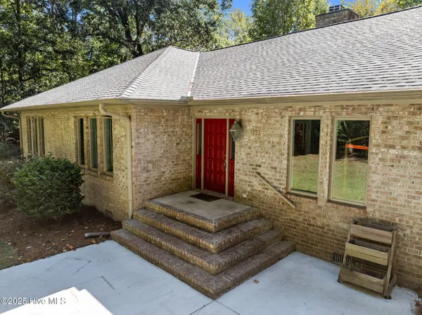 $649,900 | 123 Farmington Road, Grimesland, NC 27837