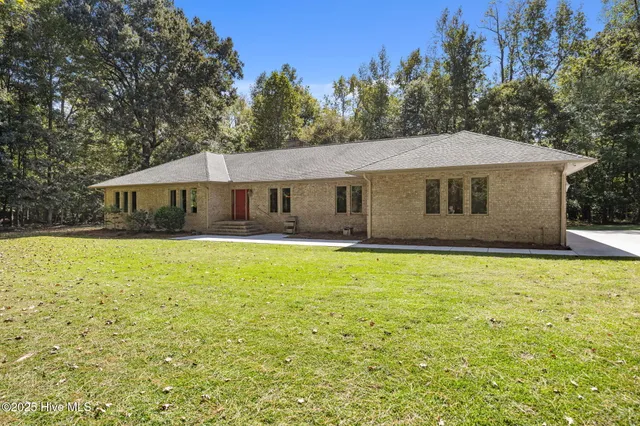 $649,900 | 123 Farmington Road, Grimesland, NC 27837