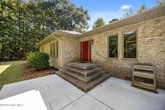 $649,900 | 123 Farmington Road, Grimesland, NC 27837